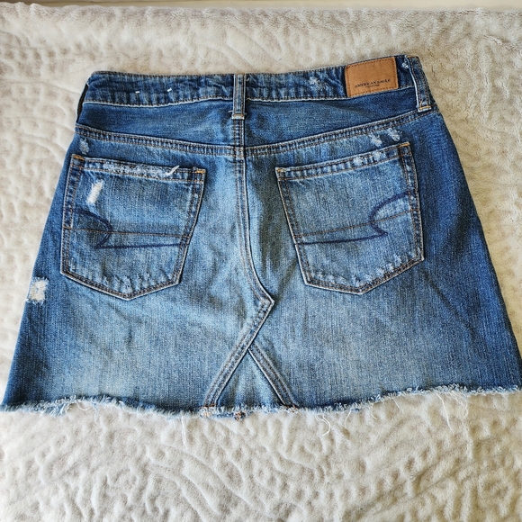 American Eagle Outfitters Distressed Denim Mini Skirt Women Size 4 Button Fly - Picture 6 of 13